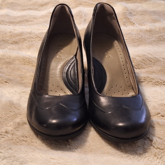 Ecco Almond Toe Leather Heels 39 - Picture 6 of 10